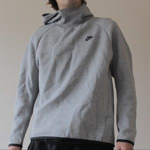 NIKE LIGHTWEIGHT COWL NECK HOODIE